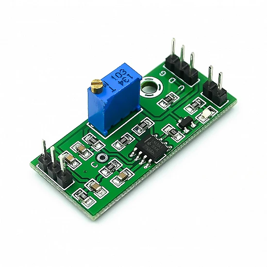 LM393 Voltage Comparator Module 4.5-28V (Adjustable Voltage Detection Sensor Module with LM393 Comparator IC) image 1