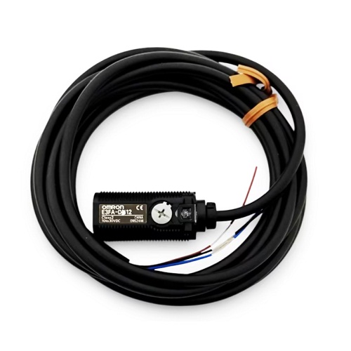 OMRON E3FA-DP12 2M Photoelectric Sensor Diffuse Reflective PNP Output 10V-30V DC M18 IP67/IP69K (300mm Sensing Distance) image 2