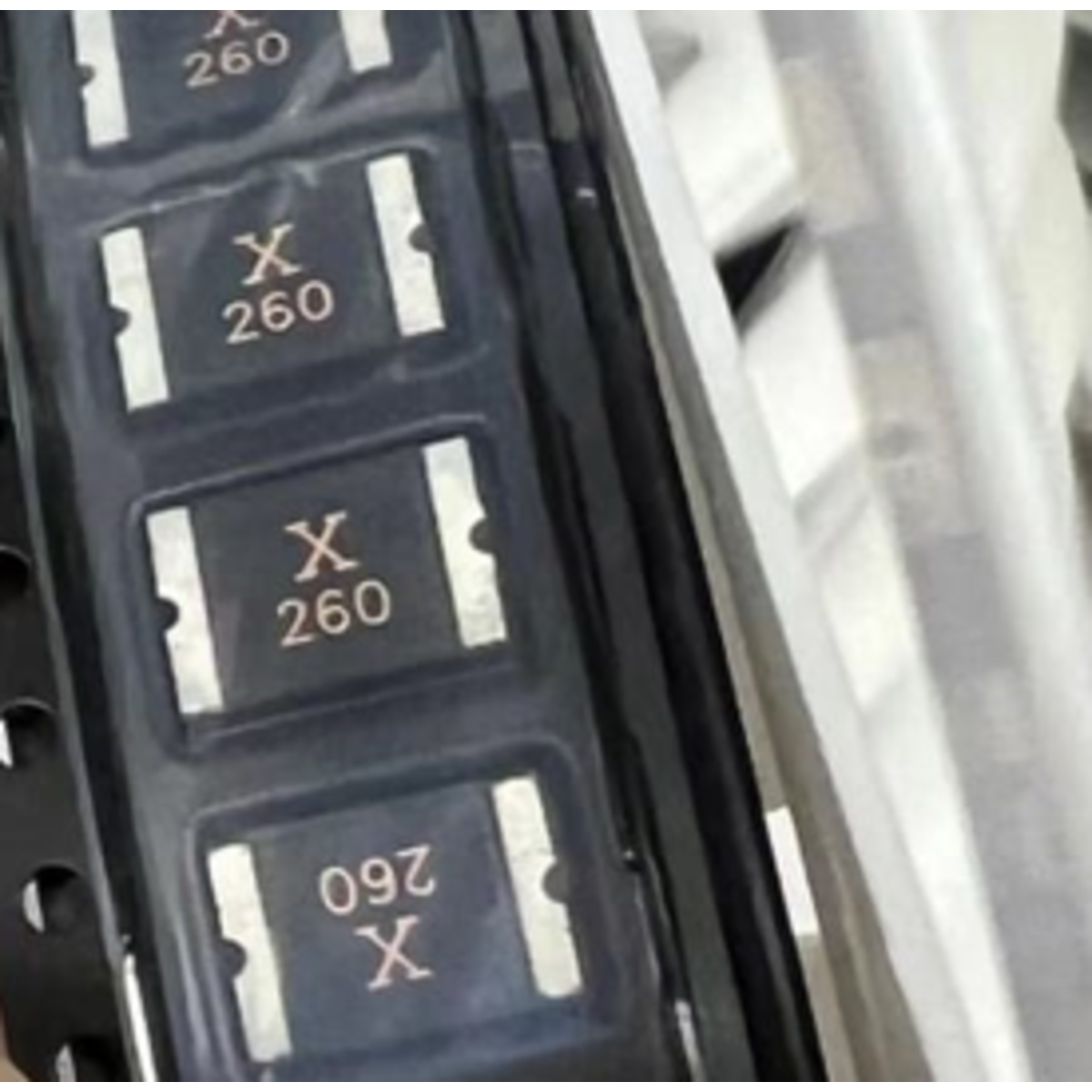 Z-LSMD260 2.6A Resettable Fuse PPTC SMD Overcurrent Protection Device (Polyfuse SMD Fuse) image 1