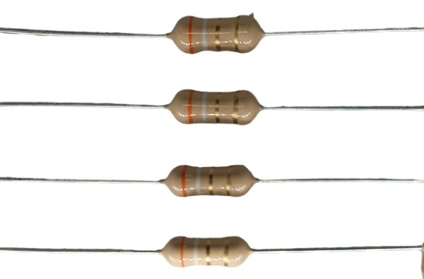 3.9E 1W 5% Carbon Film Resistor      image 1