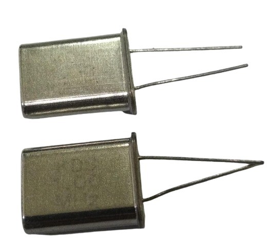 1MHz Crystal Full Size HC-49/U Quartz Crystal Resonator (1MHz Crystal Oscillator) image 1