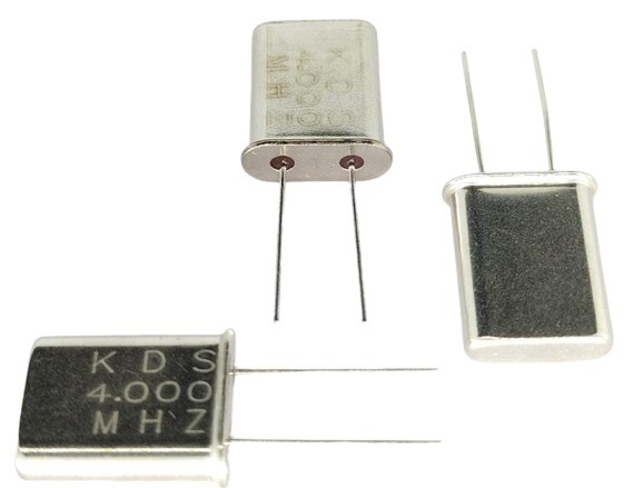 4MHz Crystal Full Size HC-49/U Quartz Crystal Resonator (4MHz Crystal Oscillator) image 1