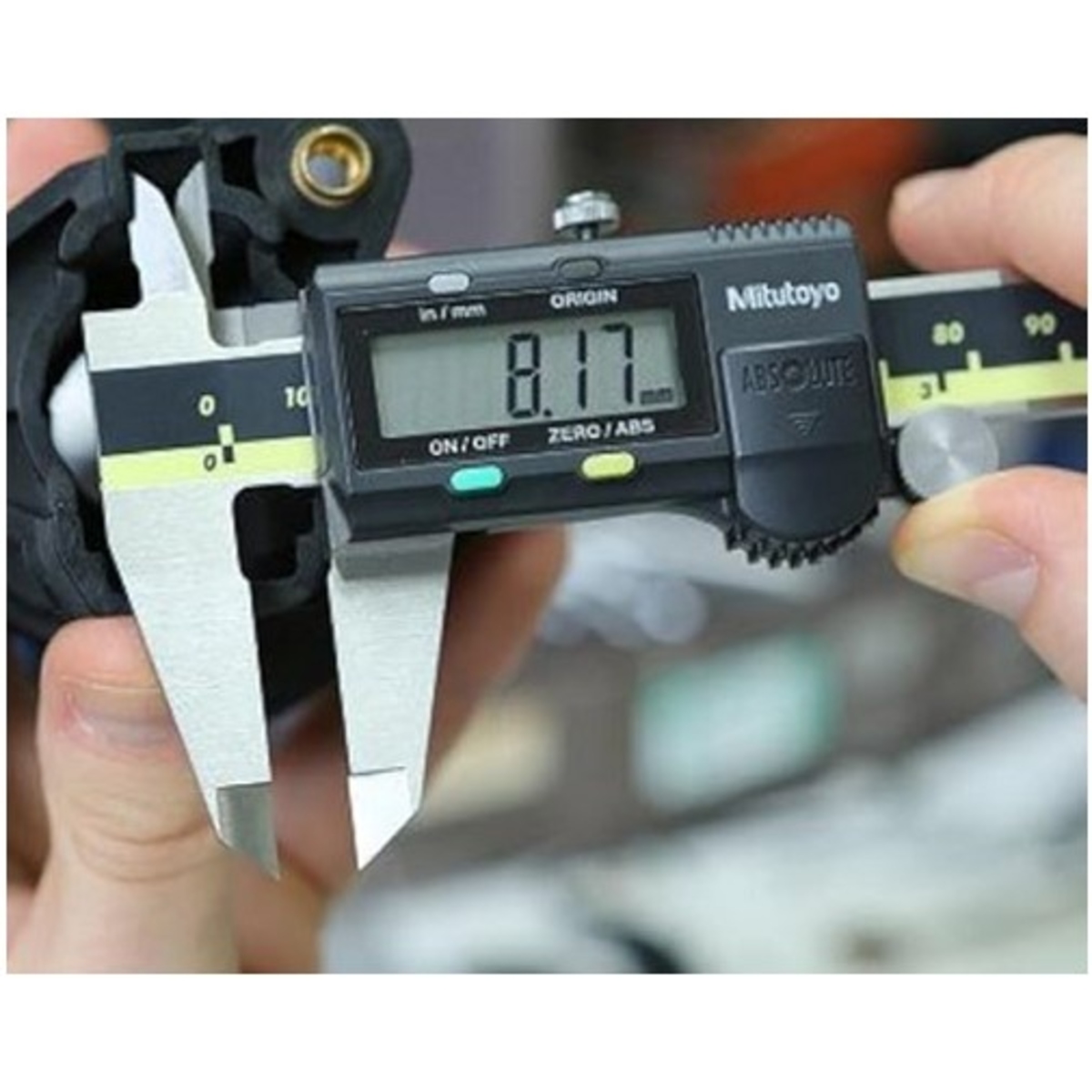 Mitutoyo 500-196-30 Digital Caliper 0-6 Inch 0-150mm (0.0005 Inch Resolution) image 3